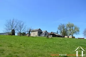 Farmhouse, outbuildings on 46,59 acres Ref # Li748 